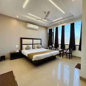 Hotel The Benz ***