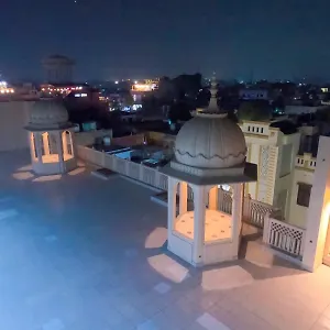 Hotel The Taj Vista -walking Distance To Taj Mahal ***