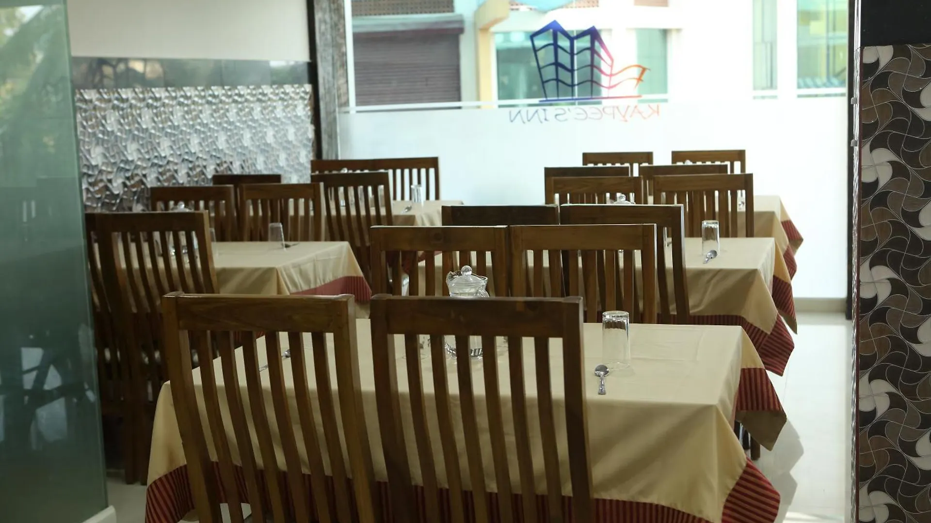 Kochi Kay Pee'S Grande酒店 2*,
