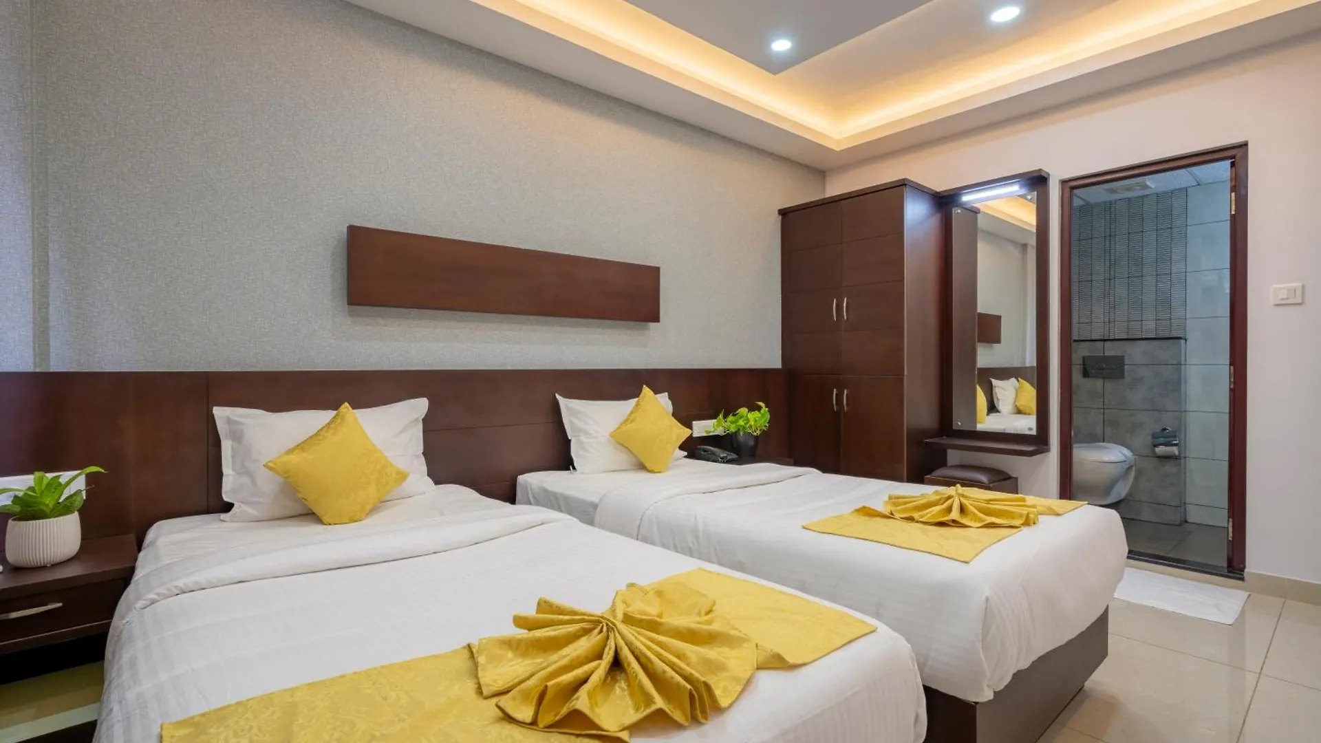 Kay Pee'S Grande Hotel Kochi